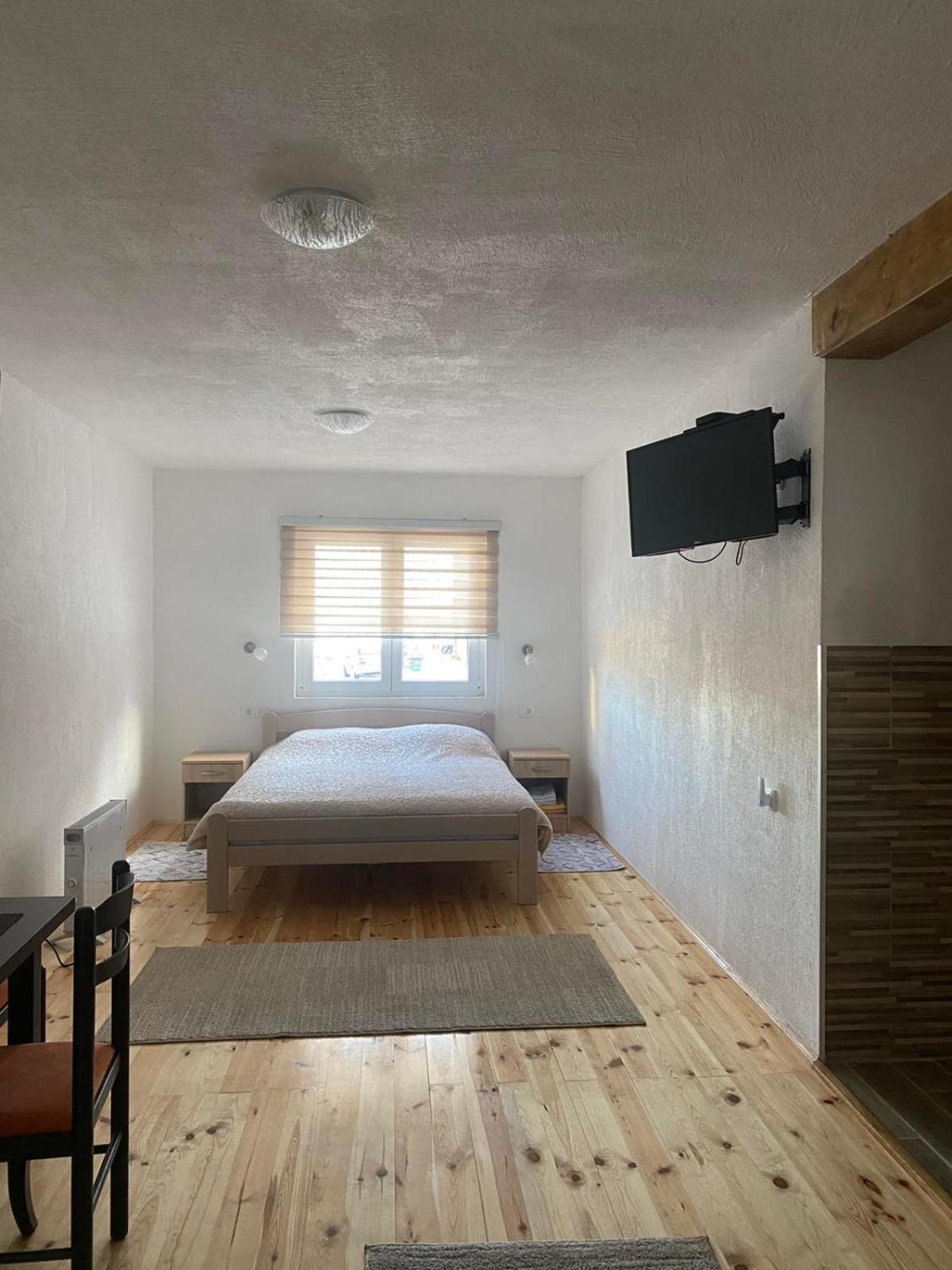Studio Apartmani V&V Žabljak エクステリア 写真